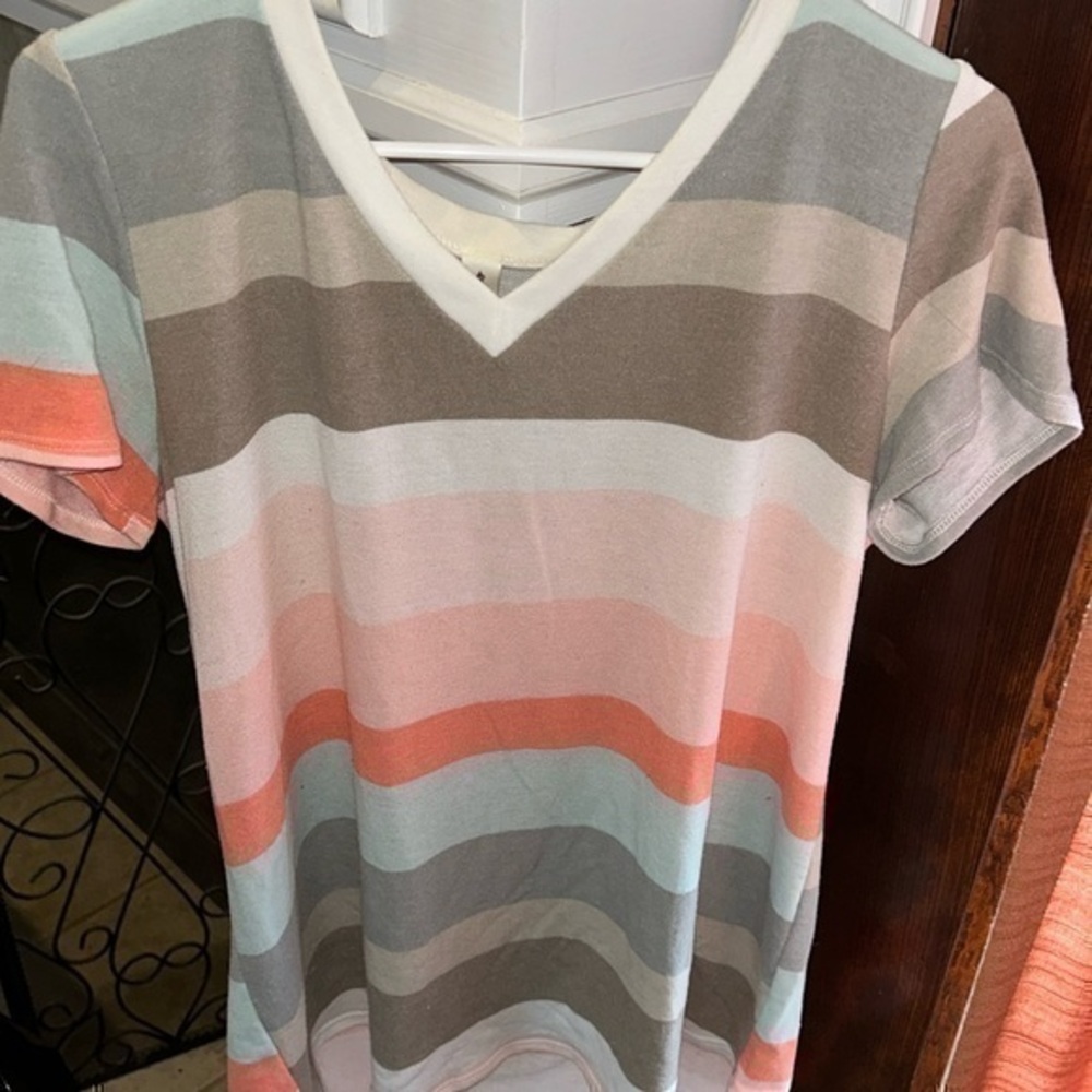 Vanilla Bay vneck